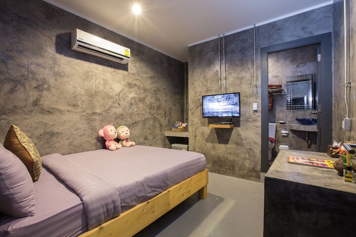 Room 7 of 37