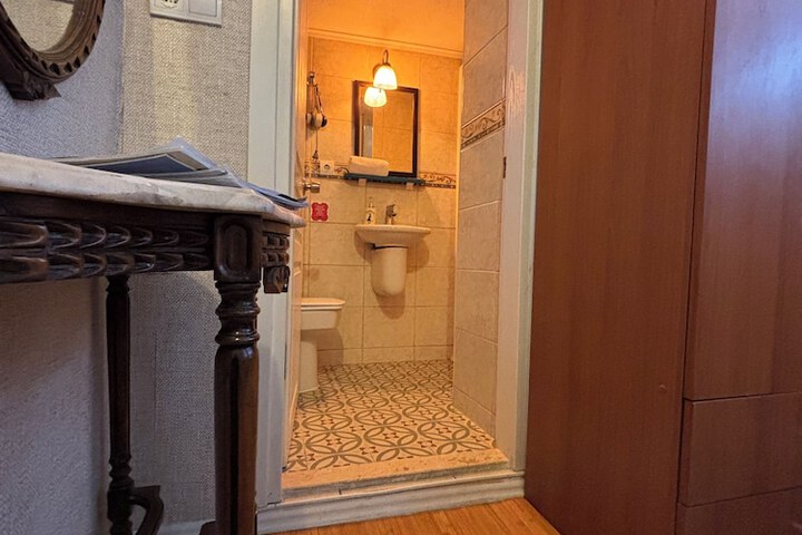 Room 45 of 73