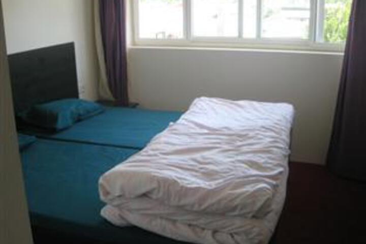 Room 2 of 5