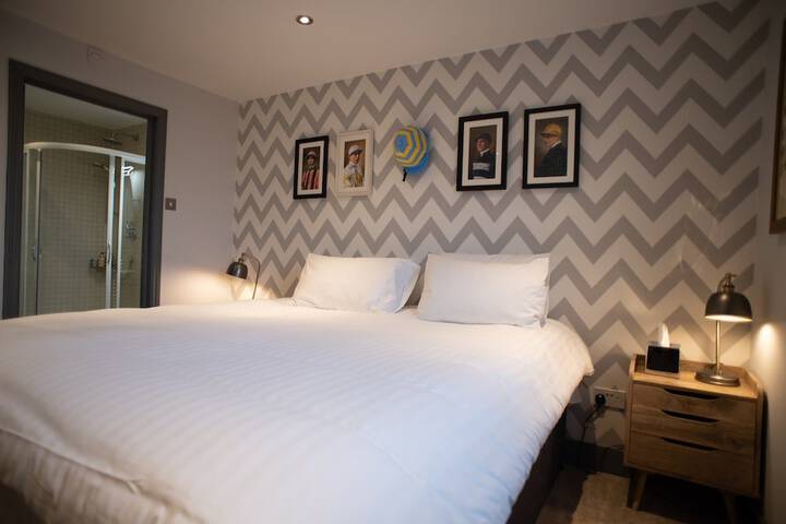 Room 10 of 64