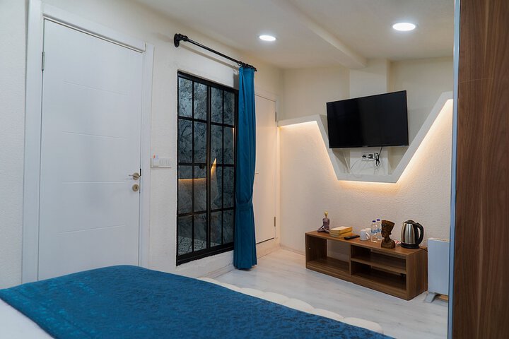 Room 6 of 50