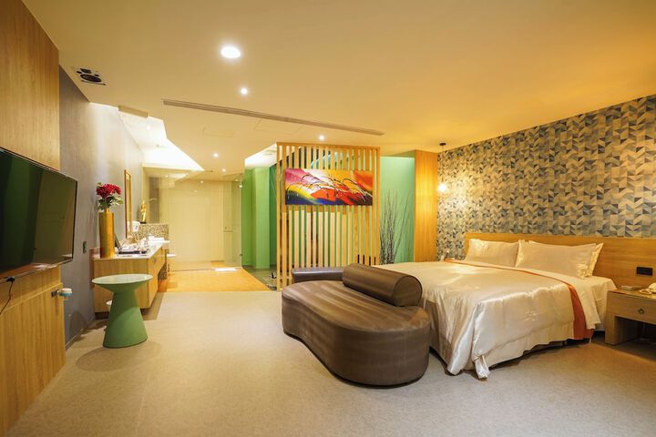 Room 17 of 29
