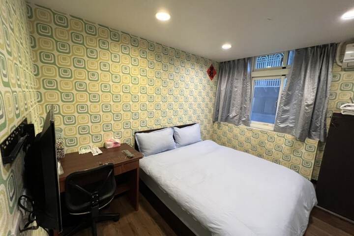 Room 21 of 36