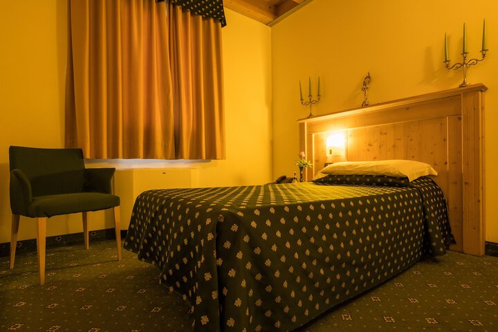 Room 12 of 46
