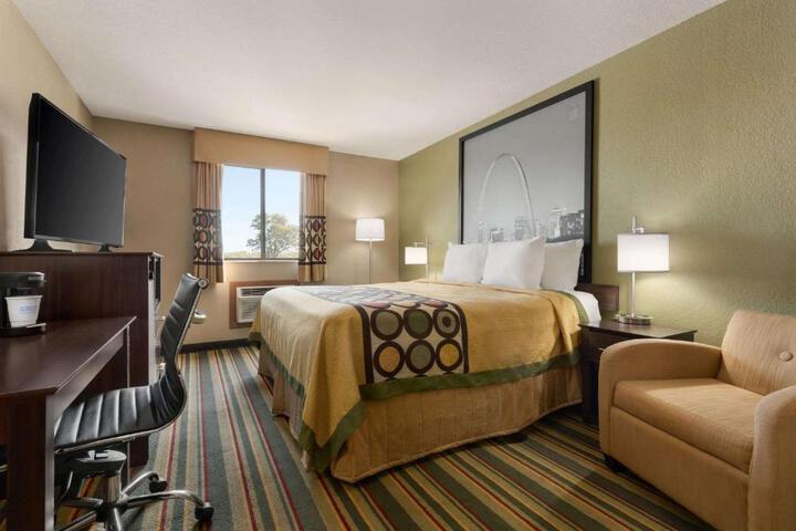 Standard Room, King or Two Doubles (1 of 2)