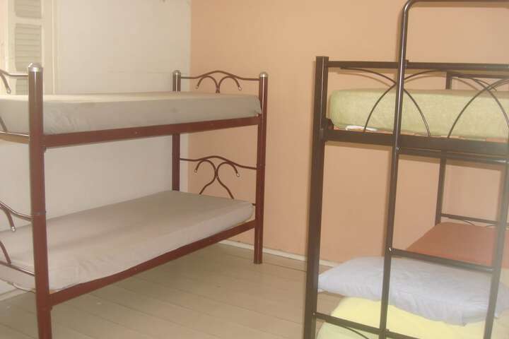 Room 12 of 76