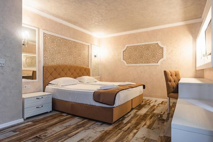 Room 18 of 30