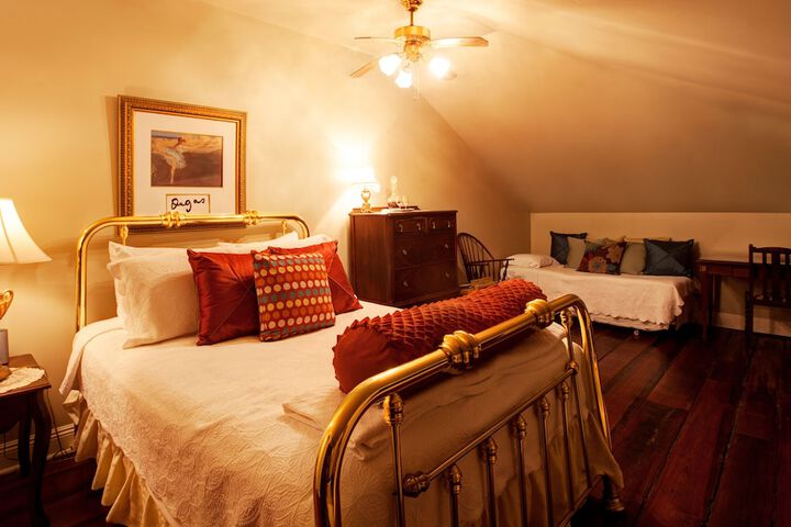 Room 3 of 156