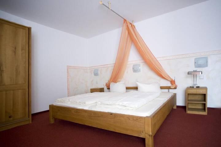 Room 14 of 50