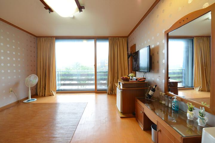 Room 21 of 64