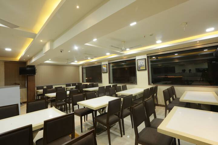 Dining 6 of 9