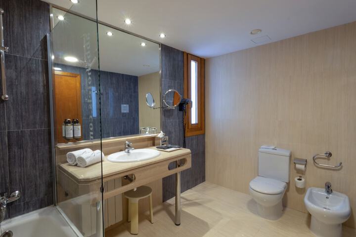 Clean Restrooms