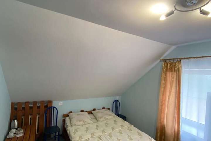Room 3 of 41