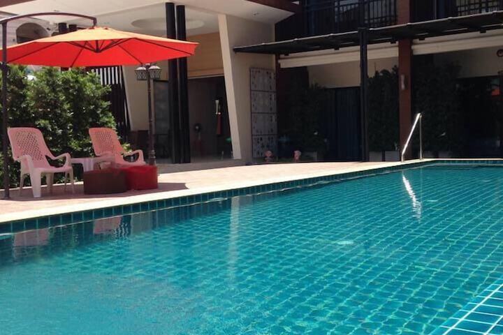 Hotel Pool