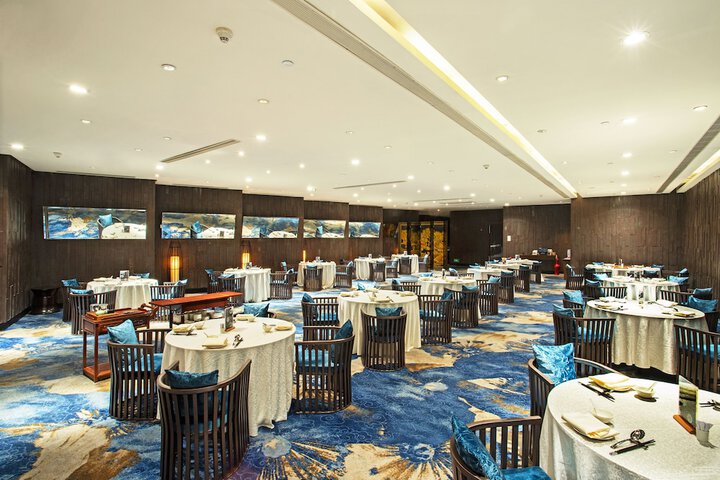 Dining 75 of 152