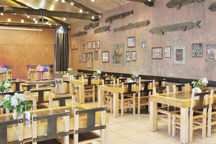 Dining 43 of 66