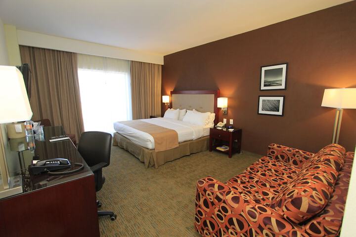 Room 8 of 150