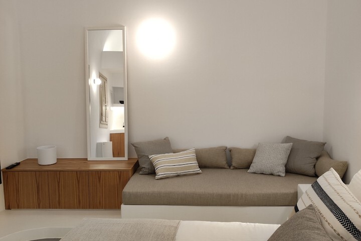 Room 10 of 26