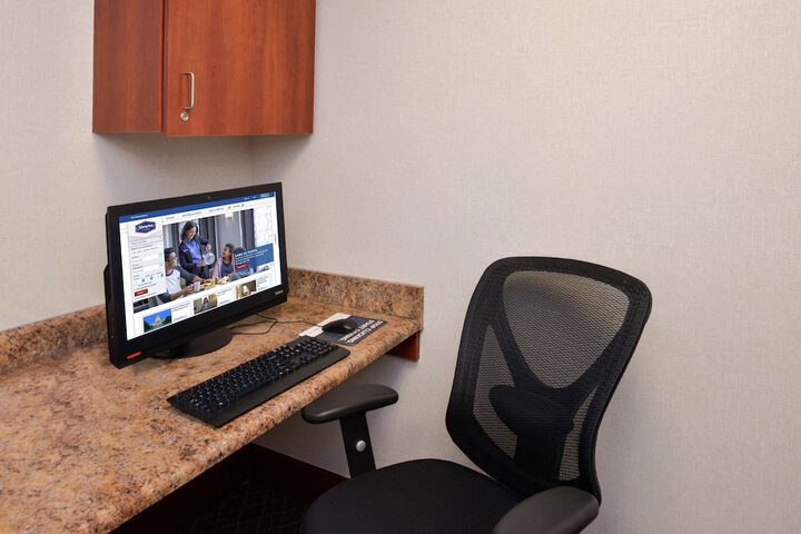 Business Center 66 of 68