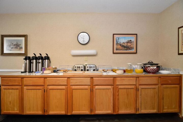 Breakfast/Coffee Service 25 of 36