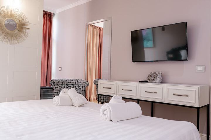 Room 8 of 49