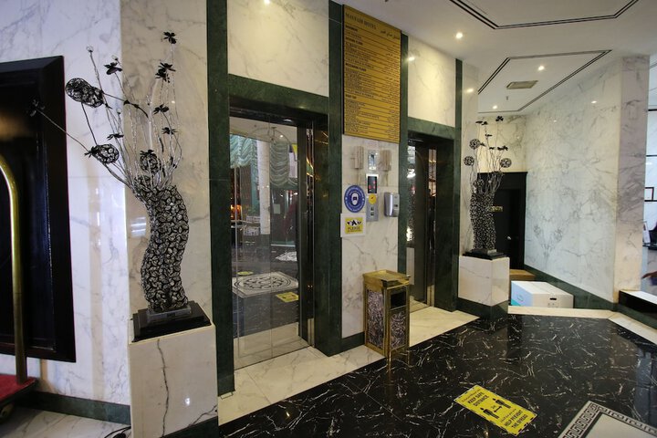 Business Center 62 of 65