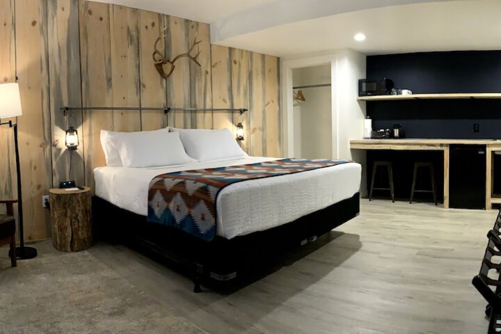 Room 9 of 26