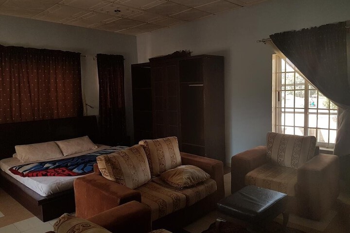 Room 14 of 21
