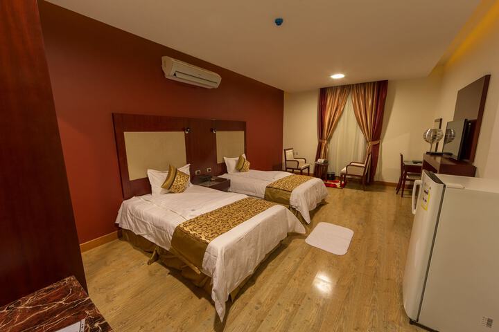 Room 8 of 37