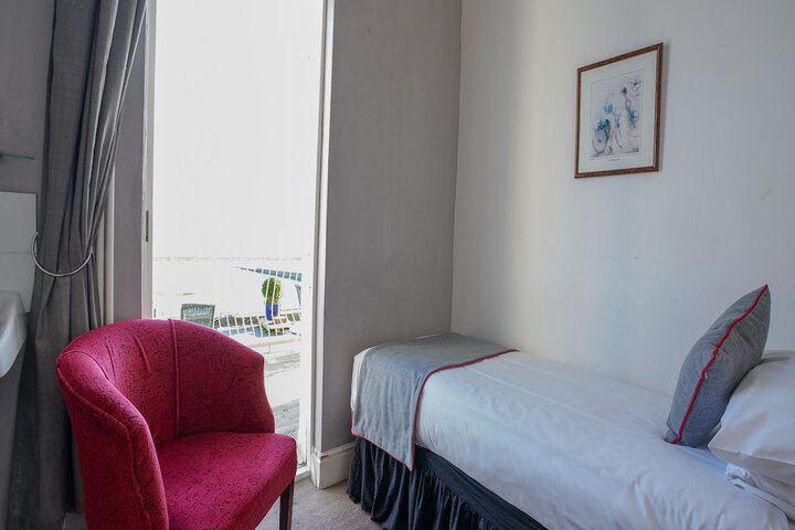 Room 82 of 111