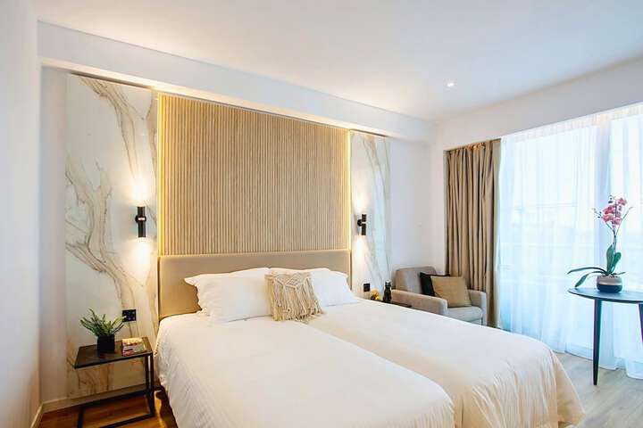 Room 7 of 79