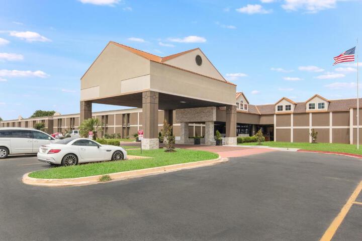 Hotel 16 of 23