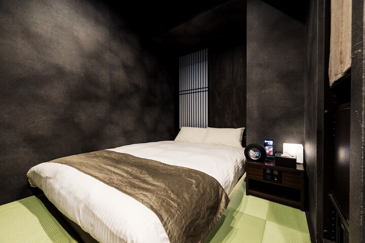 Room 14 of 36