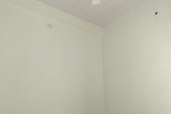 Room 7 of 28