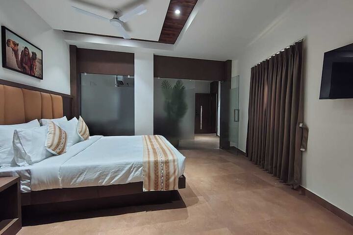 Room 20 of 32