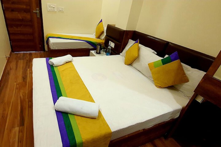 Room 9 of 32