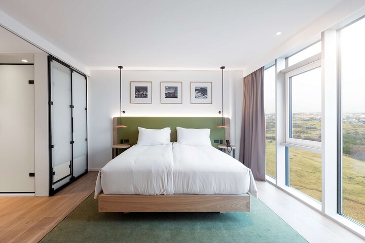 Room 10 of 42