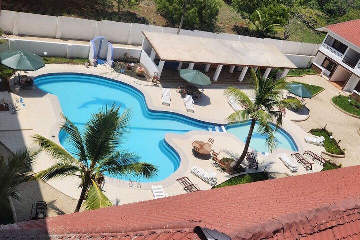 Pool 64 of 103