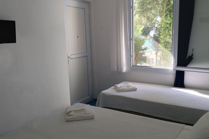 Room 6 of 51