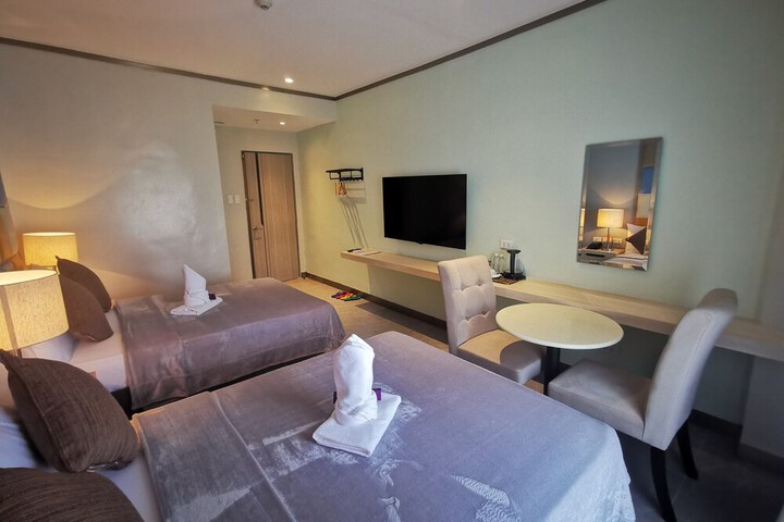 Room 15 of 21