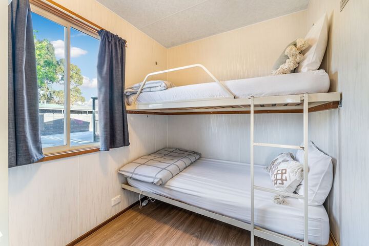 Room 19 of 211
