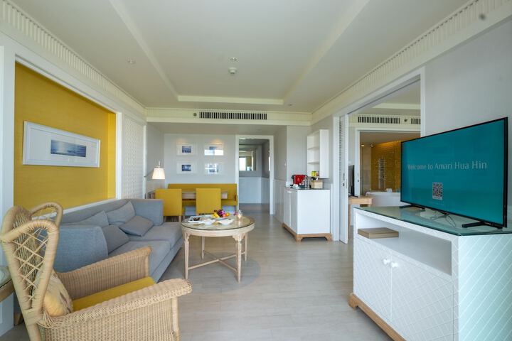 Room 15 of 203