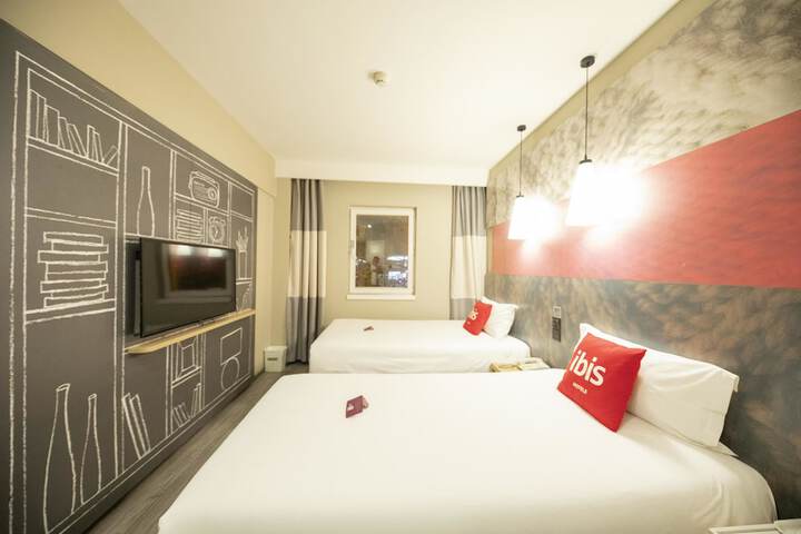 Room 11 of 38
