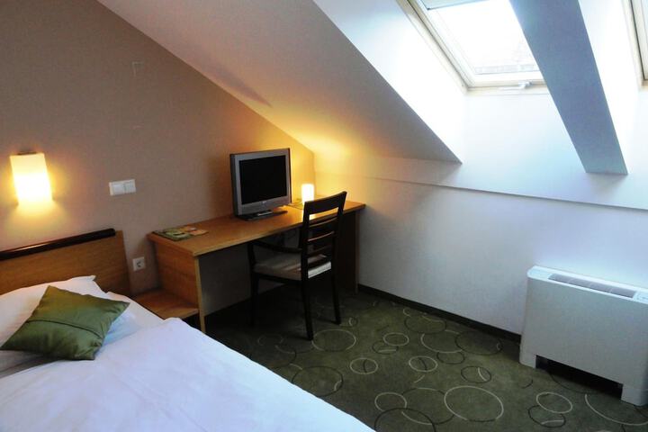 Room 13 of 47