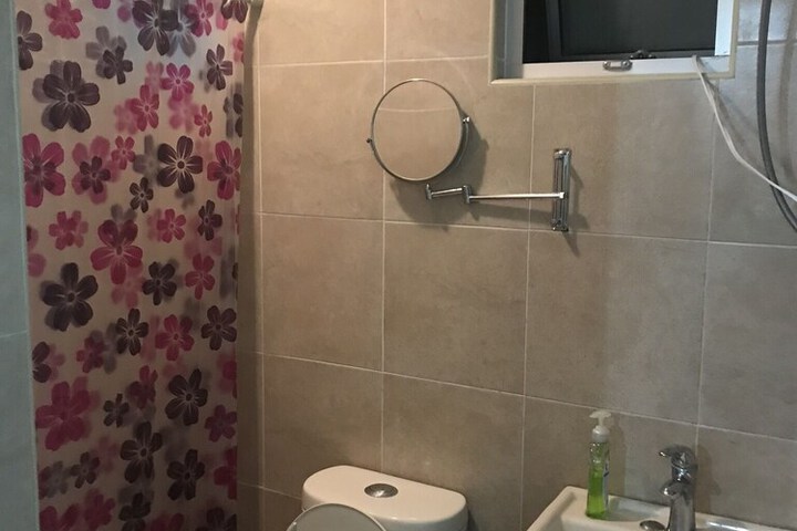 Room 28 of 32