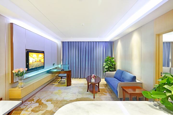 Room 15 of 44