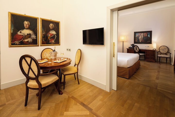 Room 29 of 48