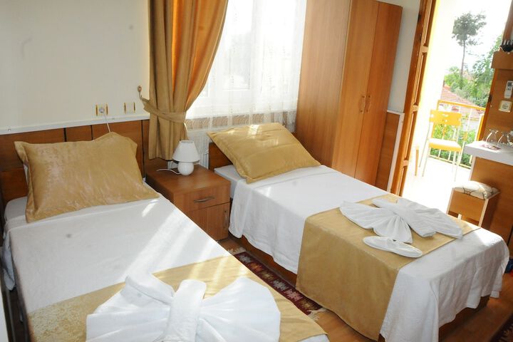 Room 16 of 66