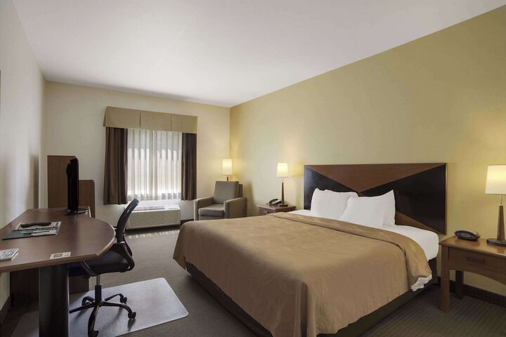 1 King Bed (13 of 13)