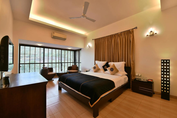 Room 5 of 28